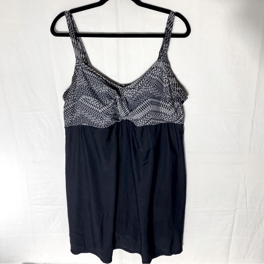 Women’s Black One Piece Bathing Suit Swimsuit With Attached Skirt XL
